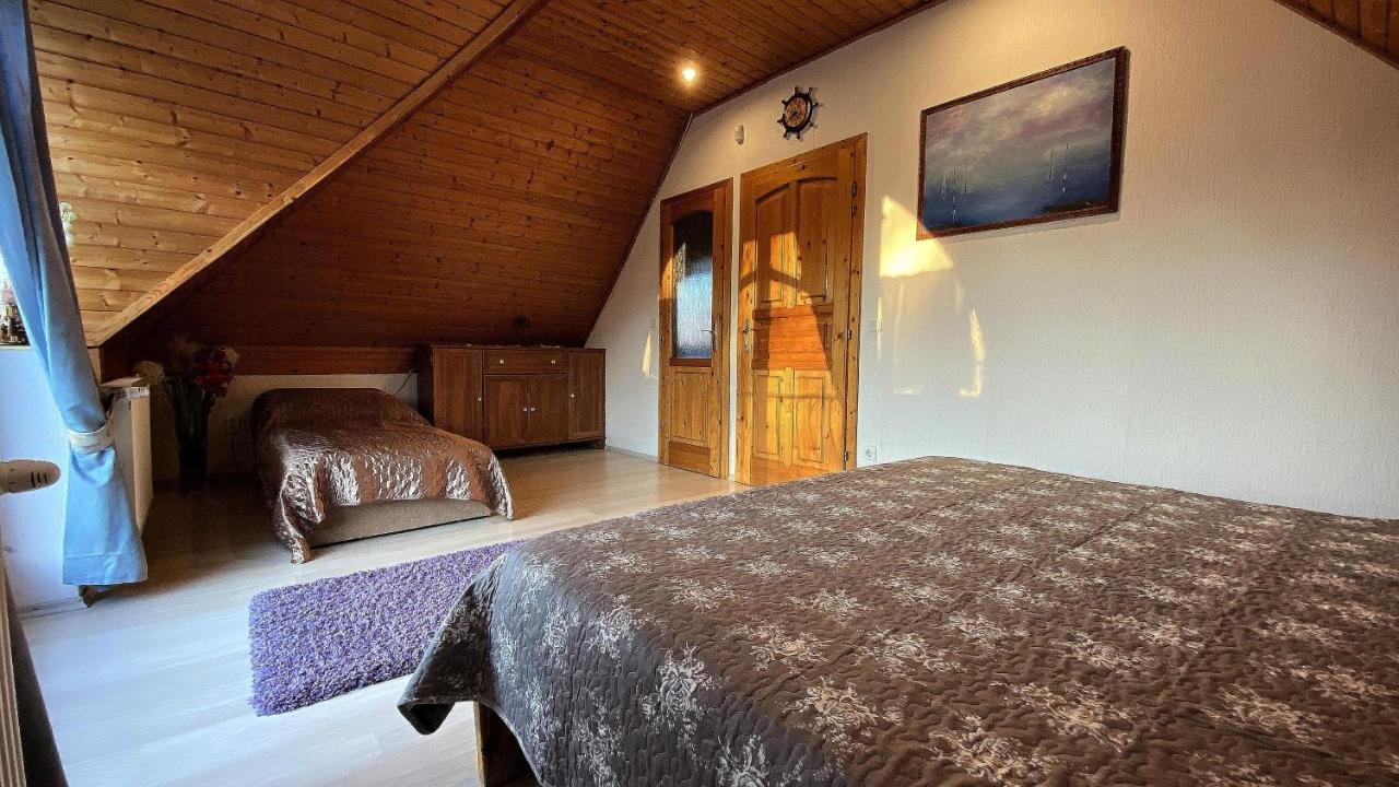 Vila House4U Balatonszárszó Exteriér fotografie