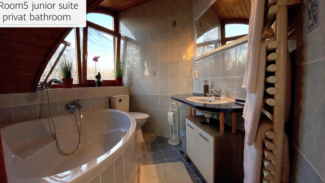 Vila House4U Balatonszárszó Exteriér fotografie